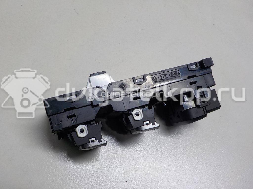 Фото Блок управления стеклоподъемниками  93571H0100CA для kia RIO {forloop.counter}}