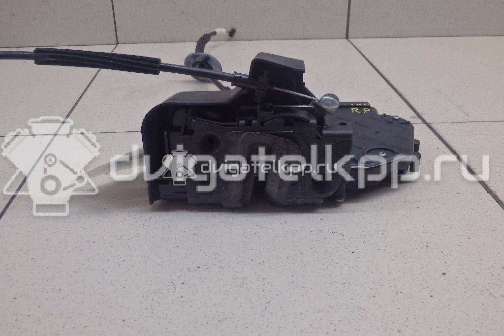 Фото Замок двери передней правой  LR011275 для Land Rover Freelander / Range Rover / Discovery {forloop.counter}}