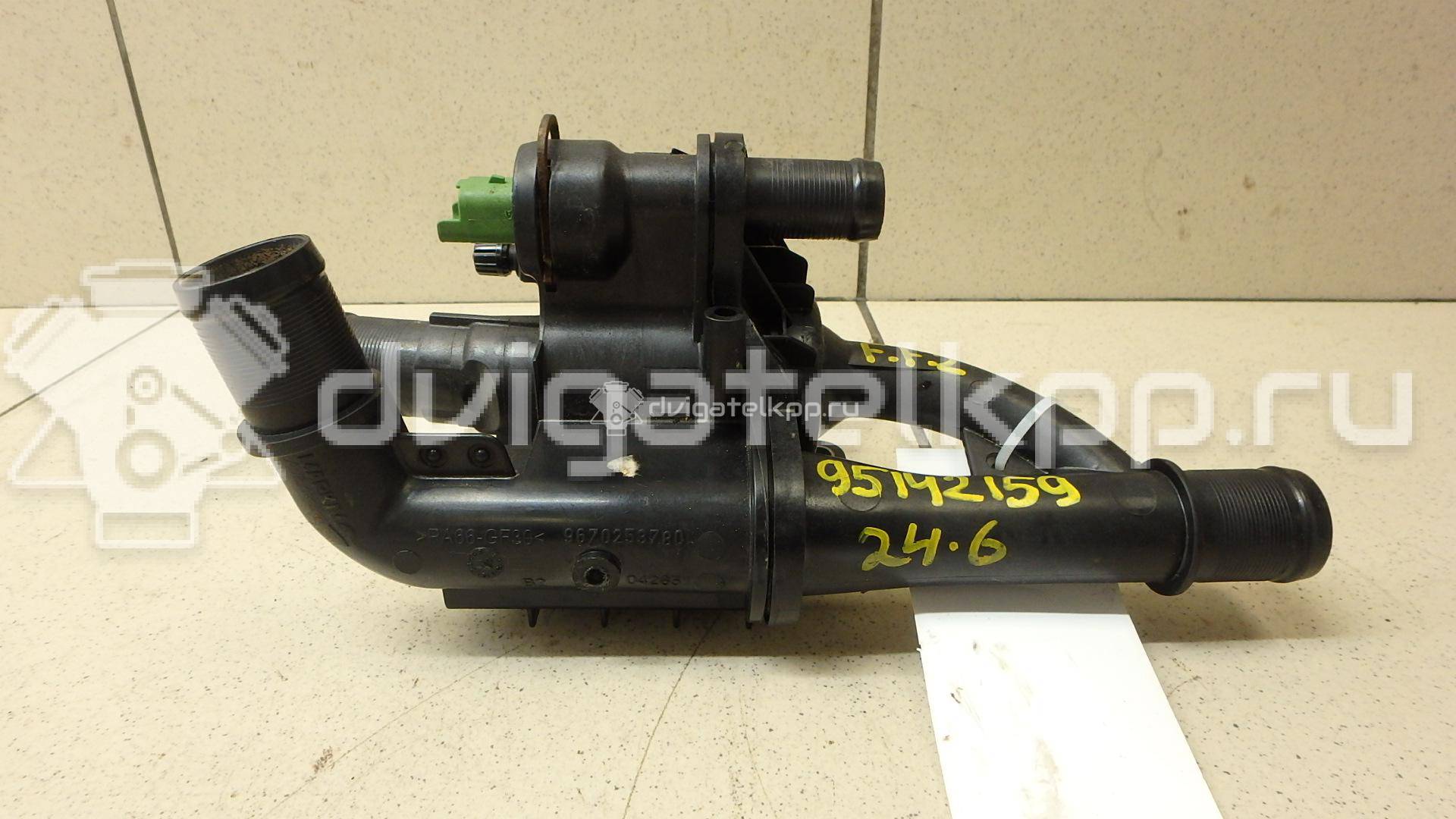 Фото Корпус термостата  2078986 для Ford Fiesta / Focus / Tourneo / C-Max / Galaxy {forloop.counter}}