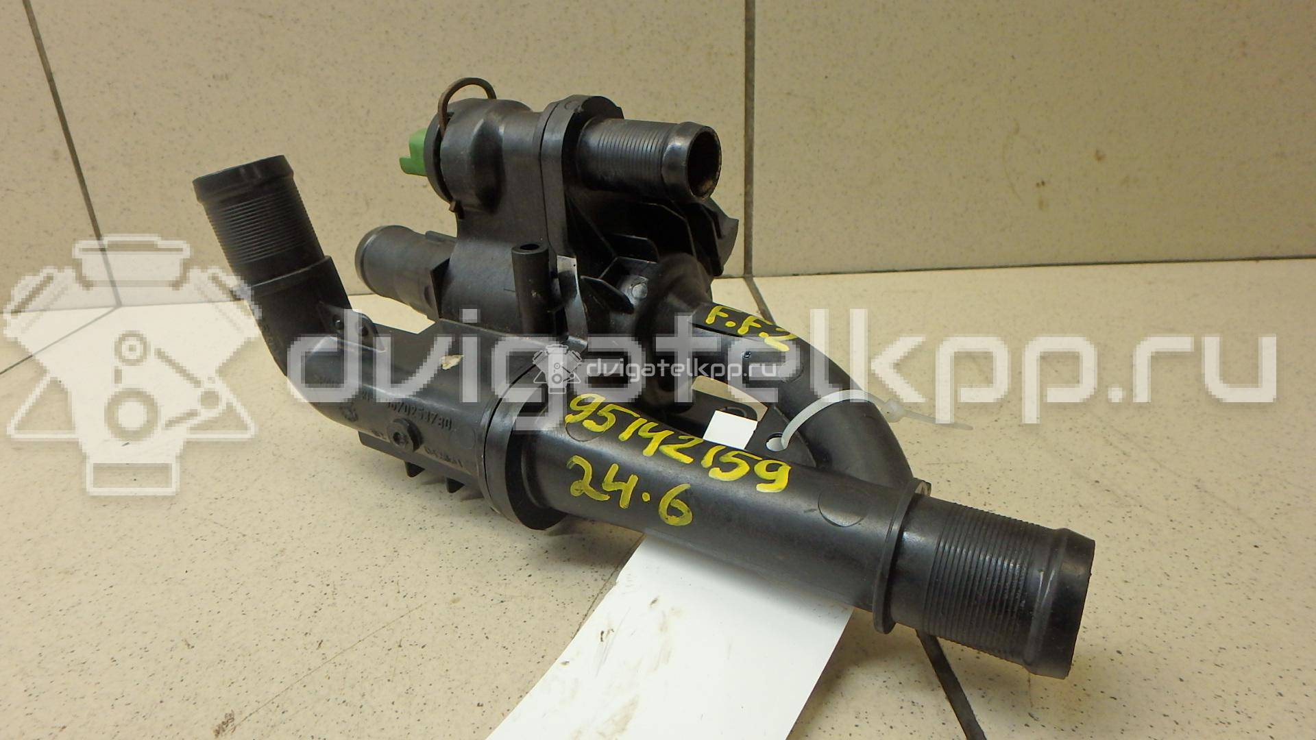 Фото Корпус термостата  2078986 для Ford Fiesta / Focus / Tourneo / C-Max / Galaxy {forloop.counter}}