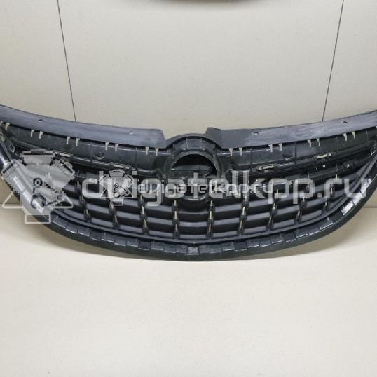 Фото Решетка радиатора  13360826 для Opel Zafira