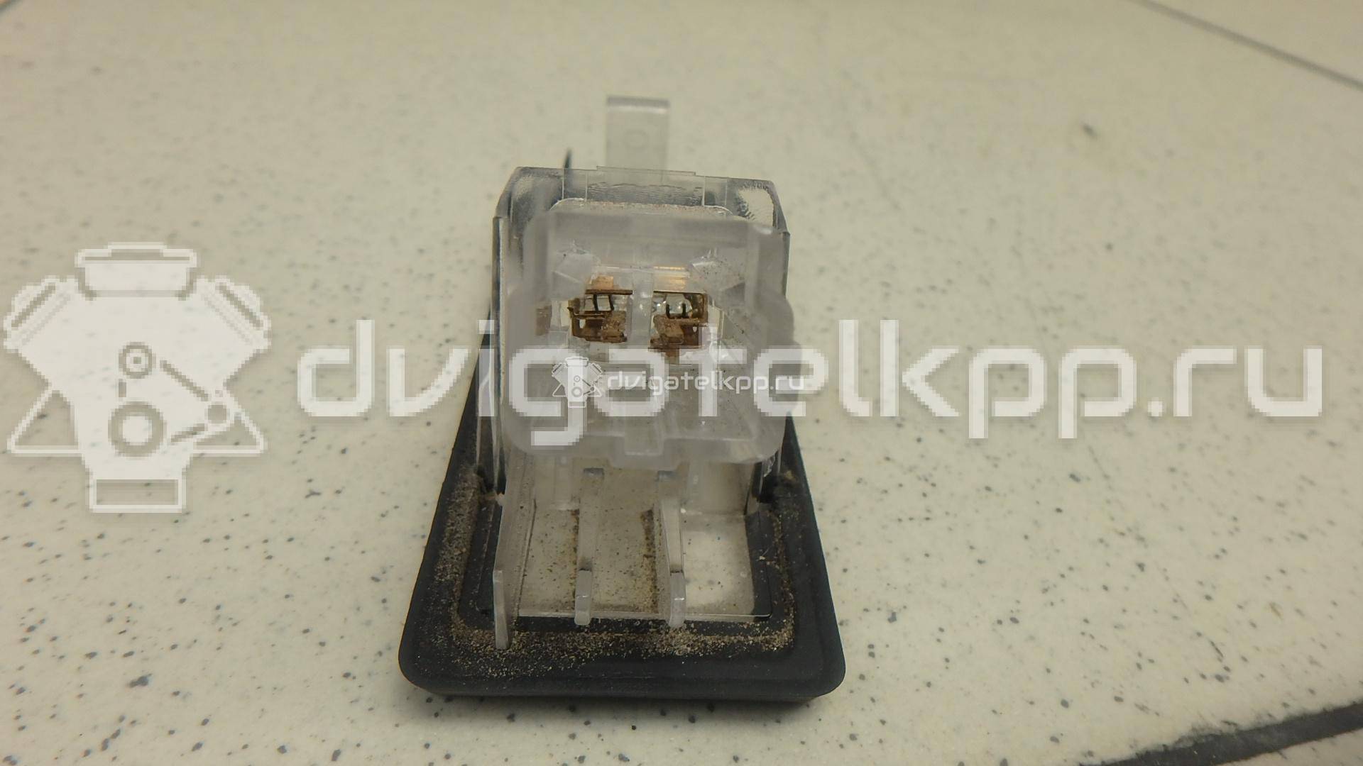 Фото Фонарь подсветки номера  8200013577 для Renault Modus Grand F Jp0 / Megane / Clio / Laguna / Scénic {forloop.counter}}