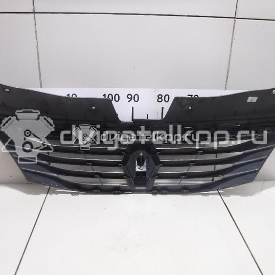 Фото Решетка радиатора  8200752748 для Renault Logan