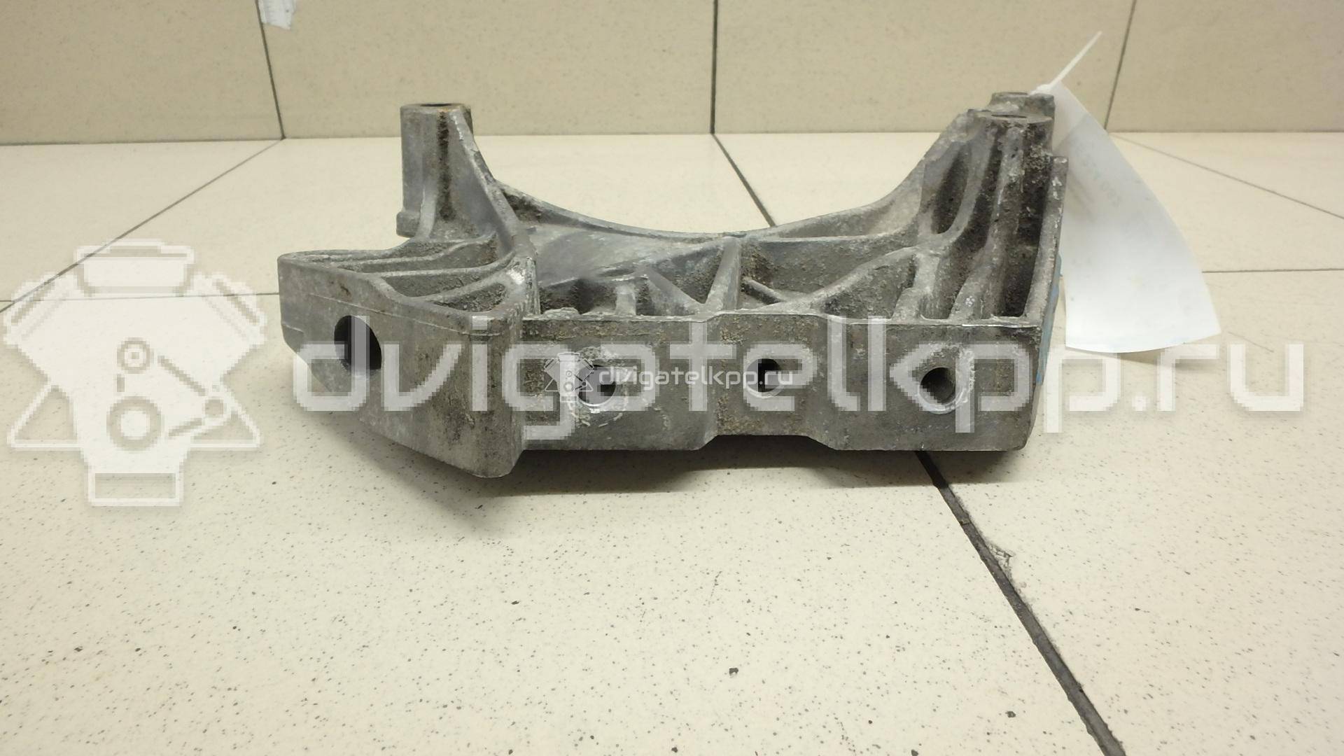 Фото Кронштейн двигателя правый  06J199207P для seat Altea {forloop.counter}}