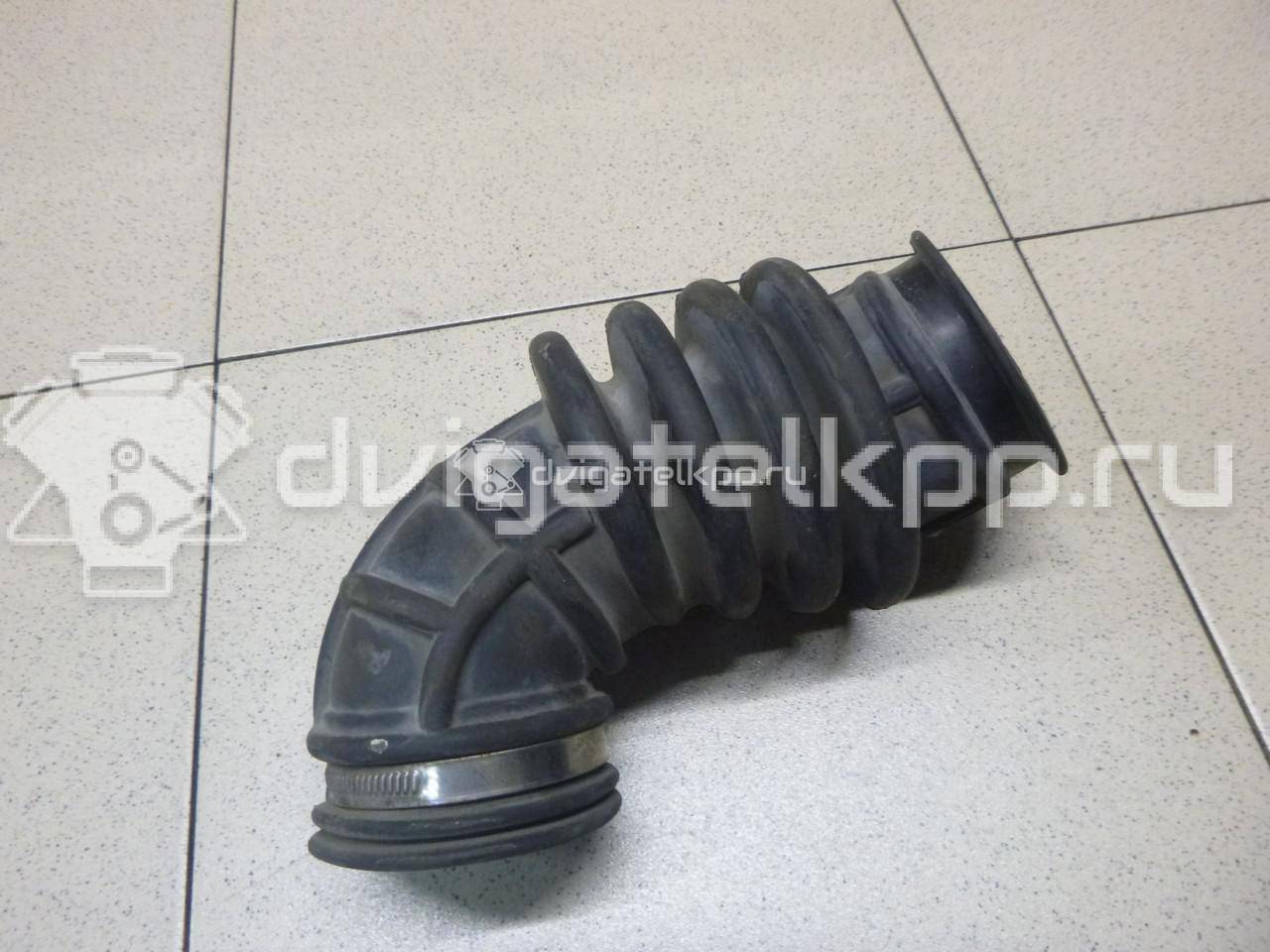 Фото Патрубок воздушного фильтра  1725324 для Ford Focus / C-Max {forloop.counter}}