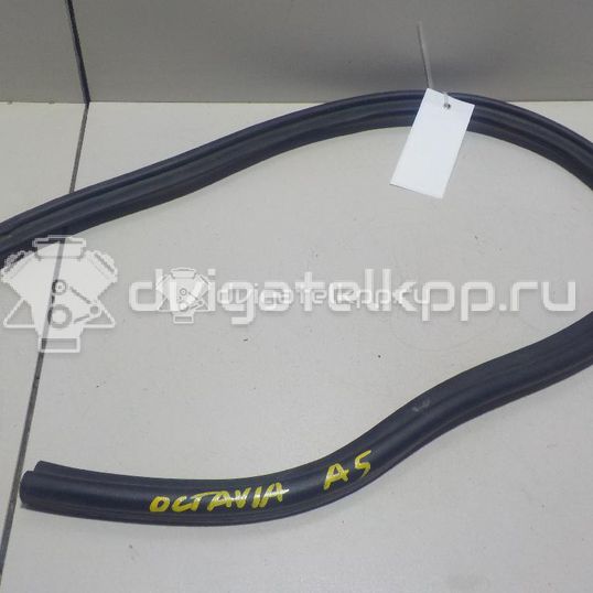 Фото Уплотнитель капота  1Z0823723A для skoda Octavia (A5 1Z-)