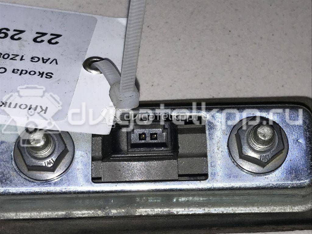 Фото Кнопка открывания багажника  1Z0827574C для Skoda Octavia / Octaviaii 1Z3 {forloop.counter}}