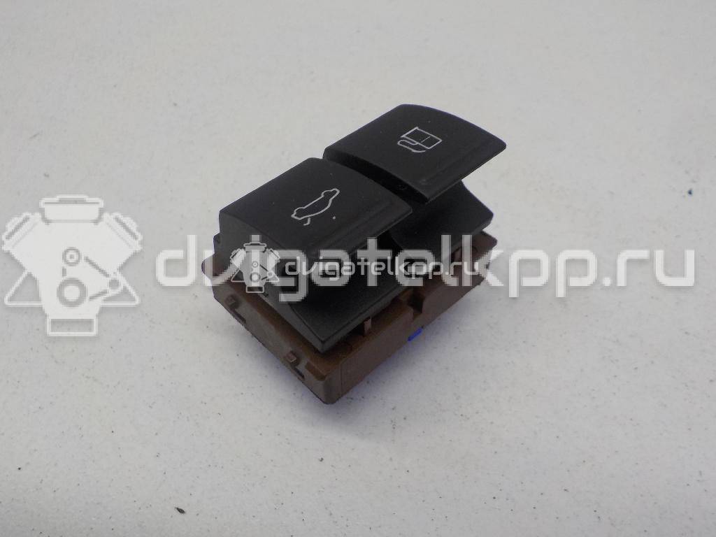 Фото Кнопка открывания багажника  3C0959903B для Volkswagen Passat / Cc / Eos 1F7, 1F8 / Jetta {forloop.counter}}