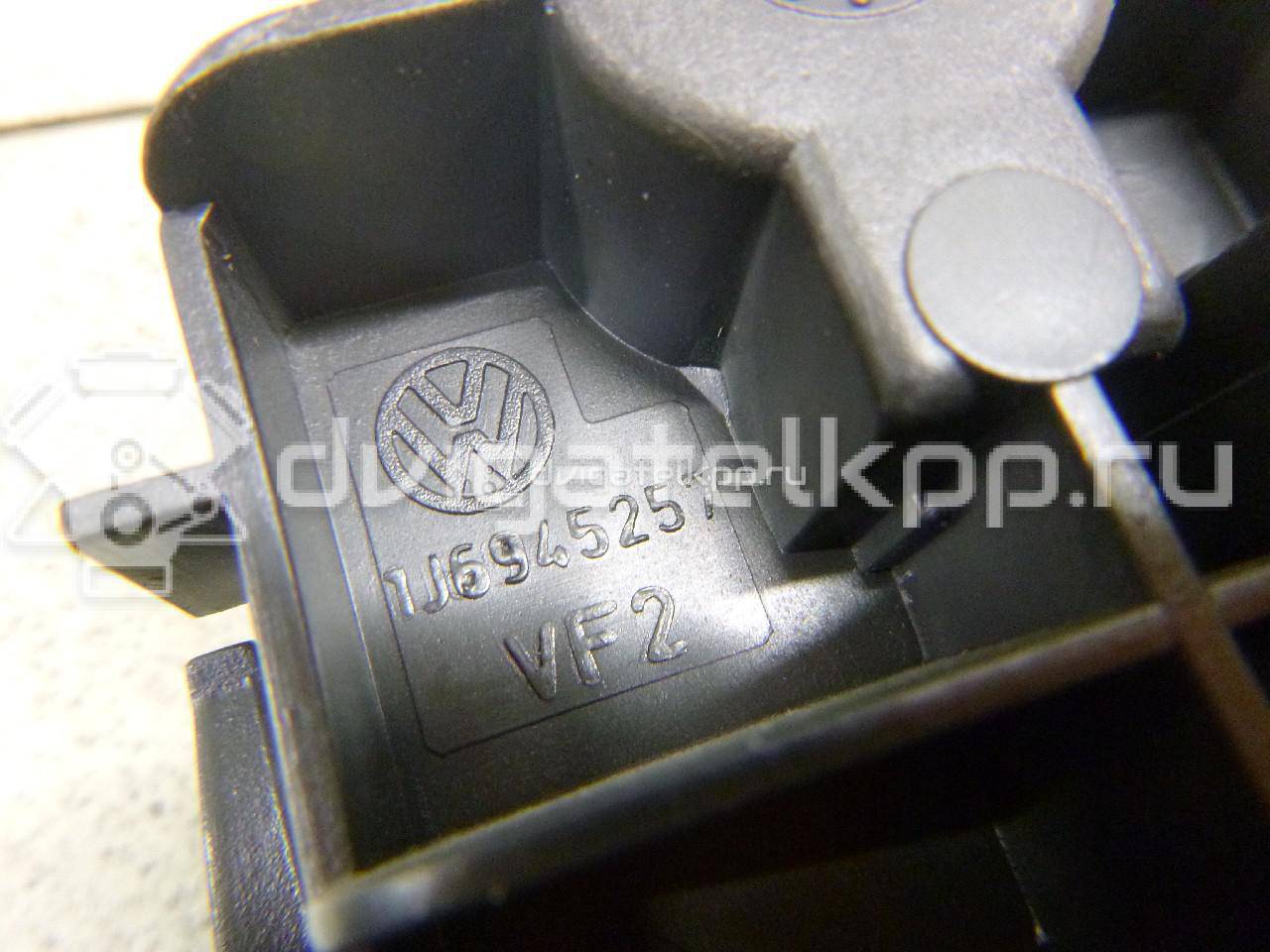 Фото Плата заднего фонаря  1J6945257 для Volkswagen Golf {forloop.counter}}