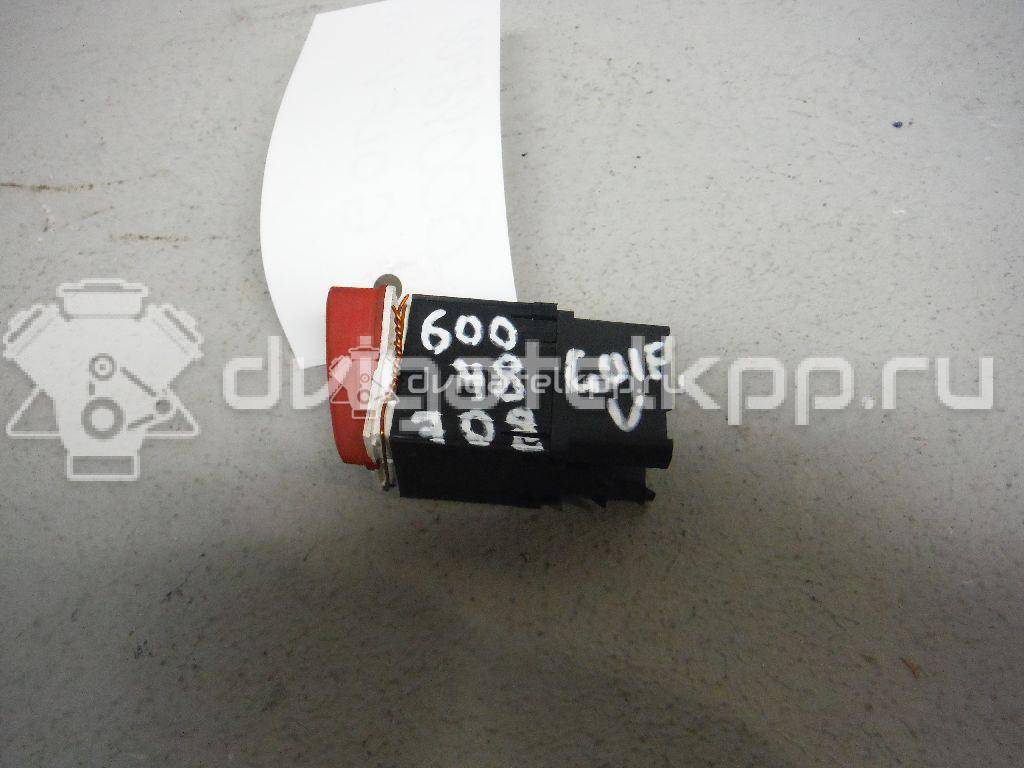 Фото Кнопка аварийной сигнализации  1K0953509A для Volkswagen Jetta / Golf {forloop.counter}}