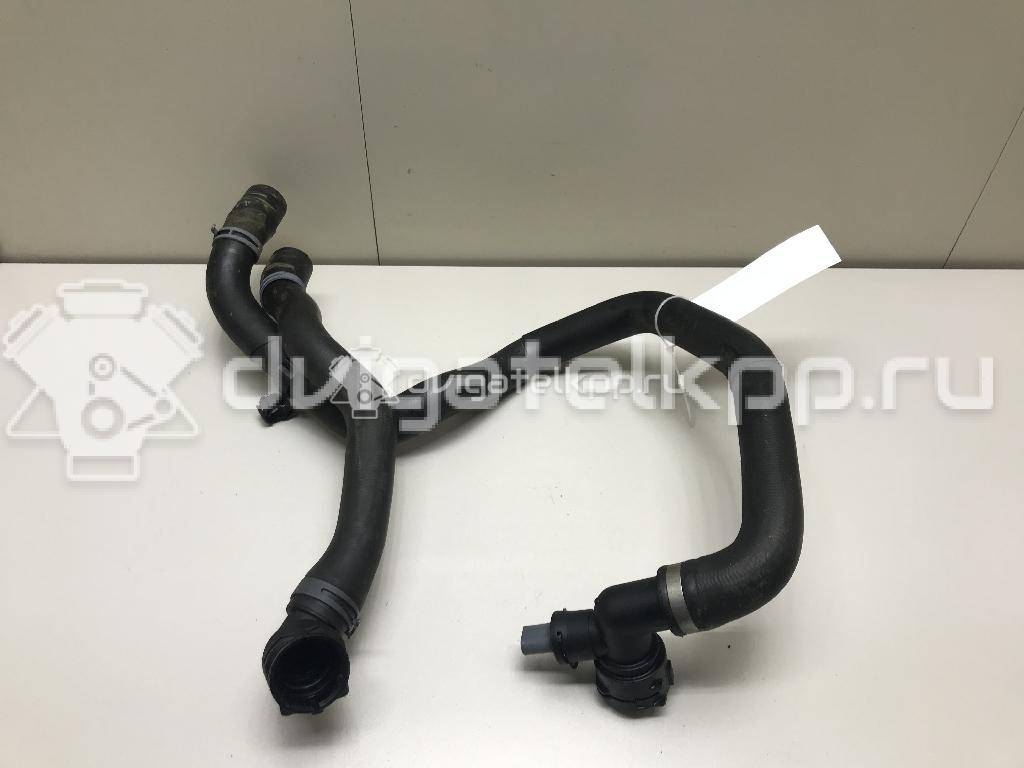 Фото Патрубок радиатора  5Q0121049AC для audi A3 [8V] {forloop.counter}}