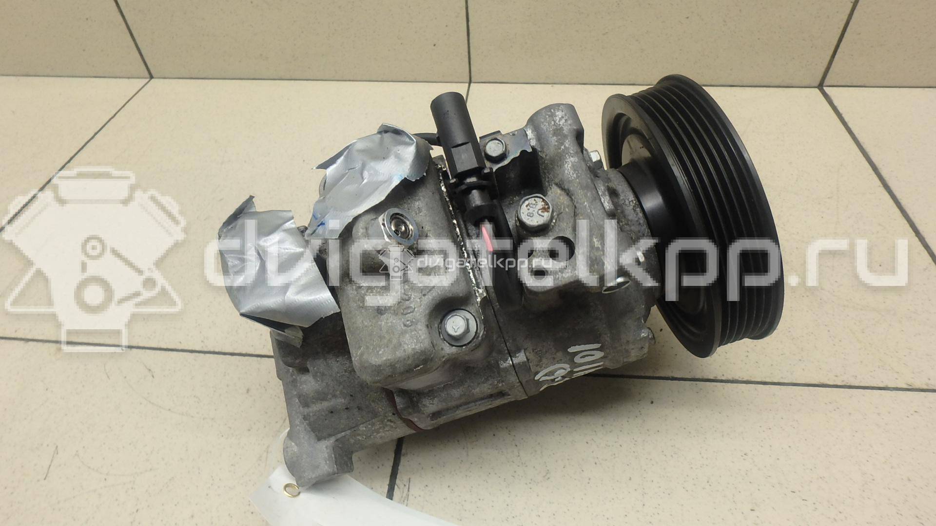 Фото Компрессор системы кондиционирования  4F0260805AF для Audi A4 / A6 / A5 / Allroad / A8 {forloop.counter}}