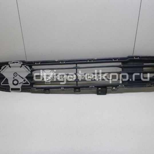 Фото Решетка в бампер центральная  6402A233 для Mitsubishi Outlander