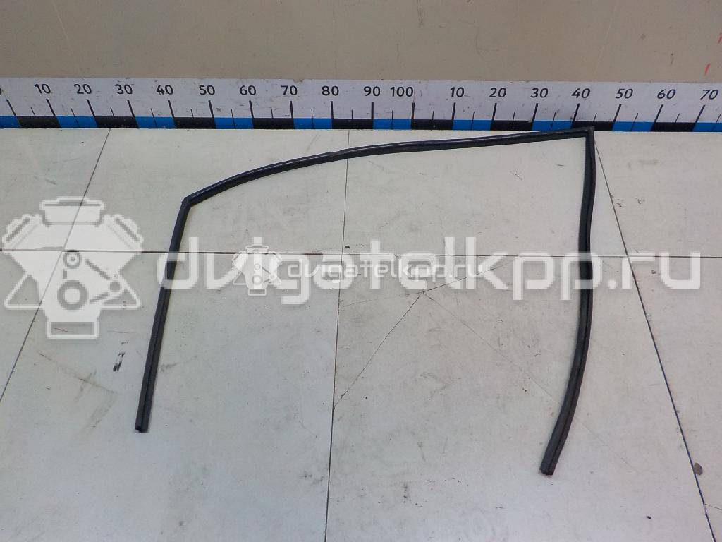 Фото Уплотнитель стекла двери  mr526475 для mitsubishi Lancer (CS/Classic) {forloop.counter}}