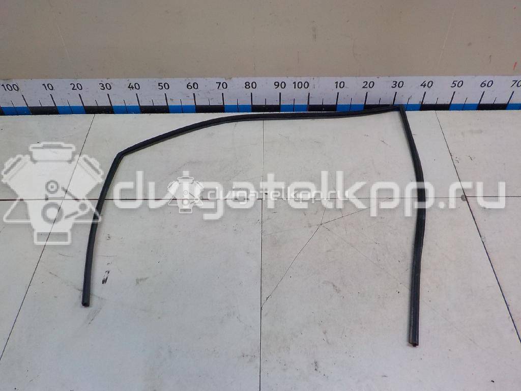 Фото Уплотнитель стекла двери  mr526476 для mitsubishi Lancer (CS/Classic) {forloop.counter}}