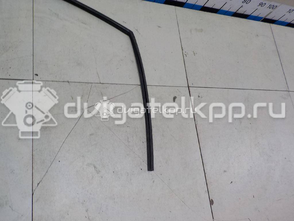 Фото Уплотнитель стекла двери  mr526476 для mitsubishi Lancer (CS/Classic) {forloop.counter}}