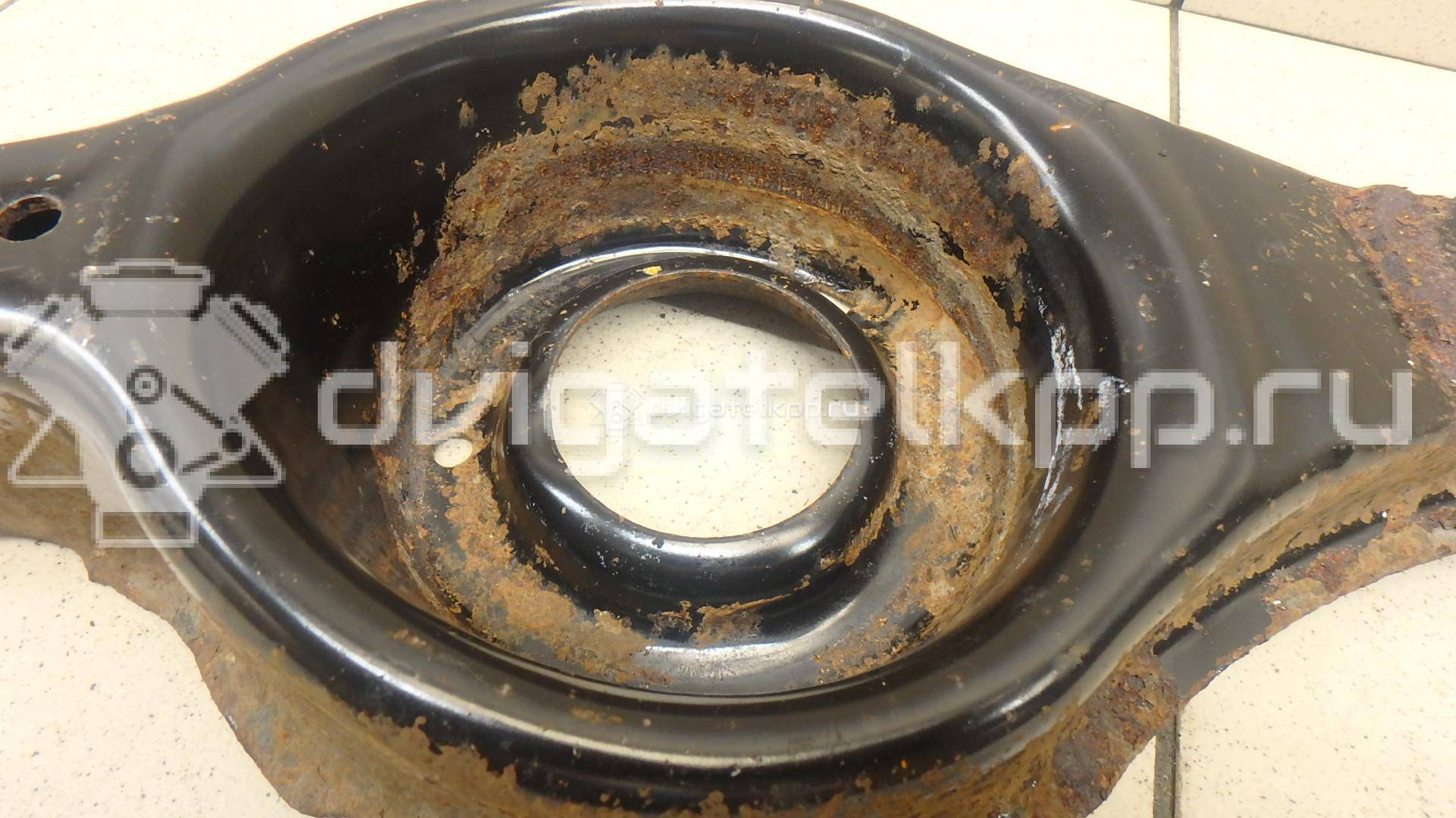 Фото Рычаг задний нижний  1548460 для Ford Focus / Kuga / C-Max / Grand {forloop.counter}}