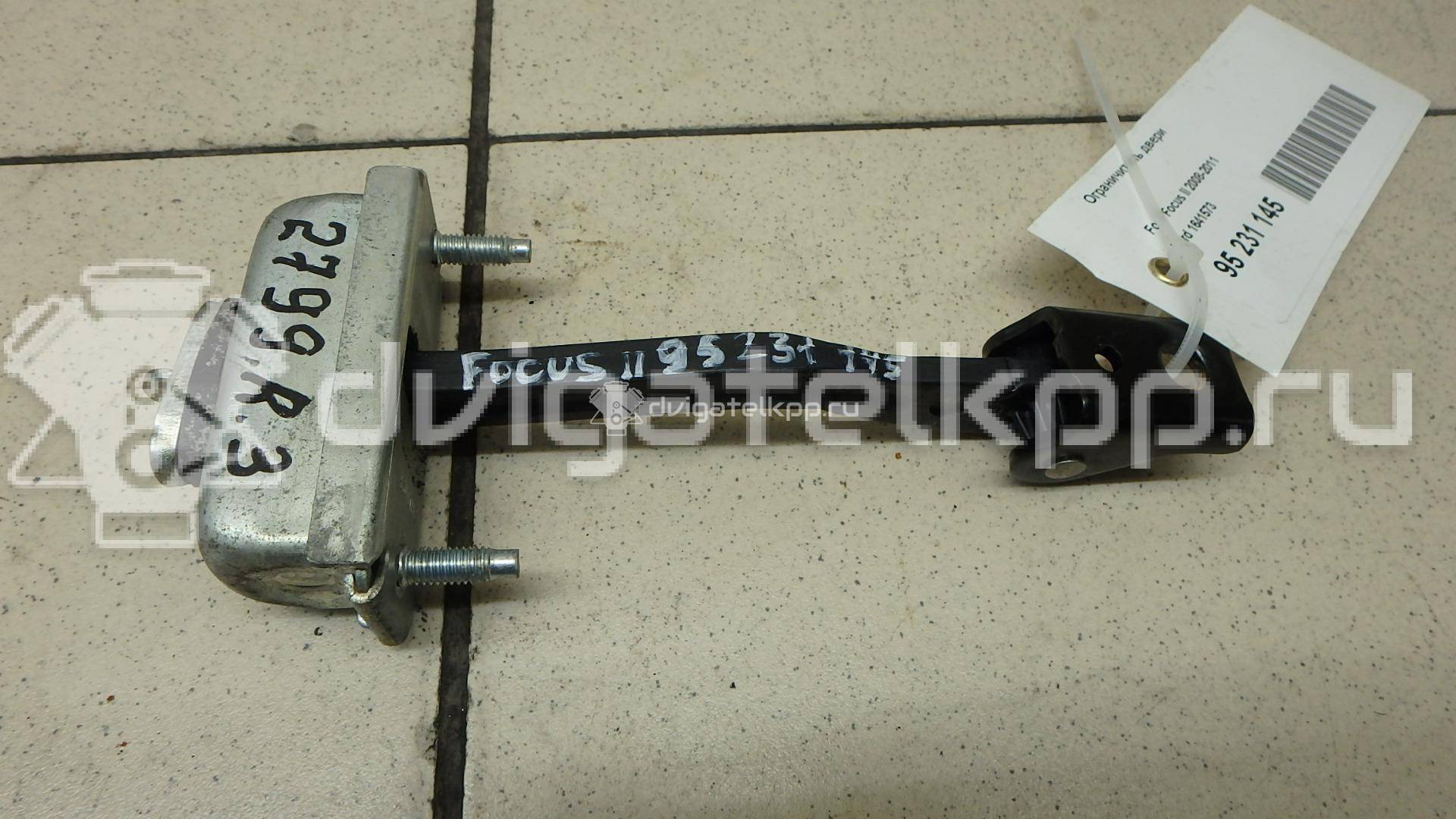 Фото Ограничитель двери  1641573 для Ford Focus / Kuga / C-Max {forloop.counter}}