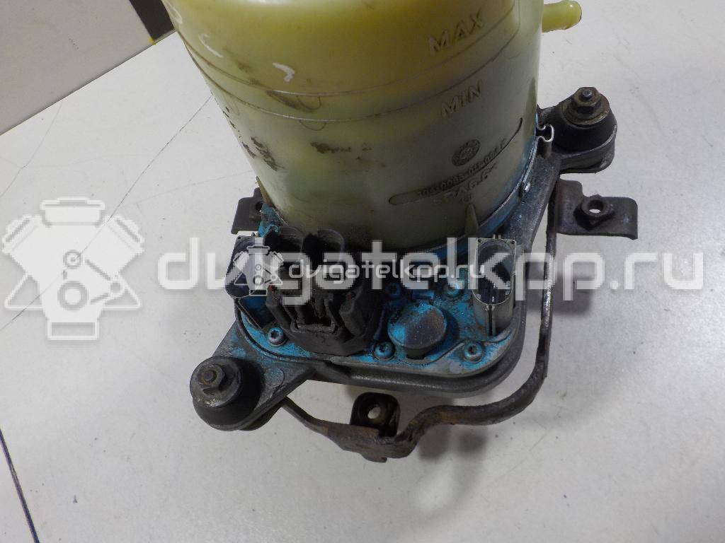 Фото Насос гидроусилителя  1357374 для Ford Fiesta / Focus / Kuga / C-Max {forloop.counter}}
