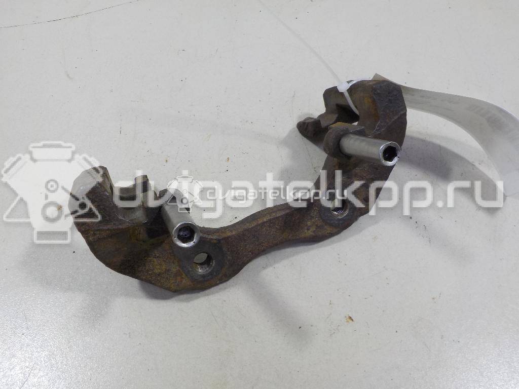 Фото Скоба суппорта переднего  1471710 для Ford Focus / C-Max {forloop.counter}}