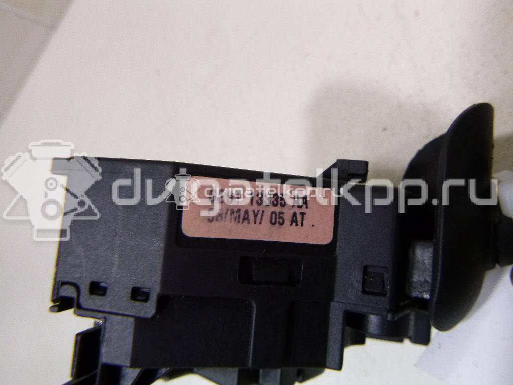 Фото Переключатель поворотов подрулевой  1379849 для Ford Fiesta {forloop.counter}}