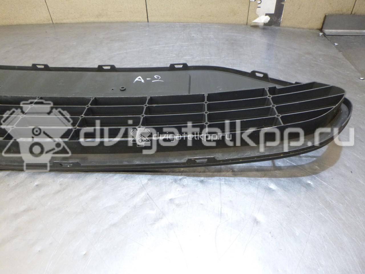 Фото Решетка в бампер центральная  1497510 для Ford Focus {forloop.counter}}