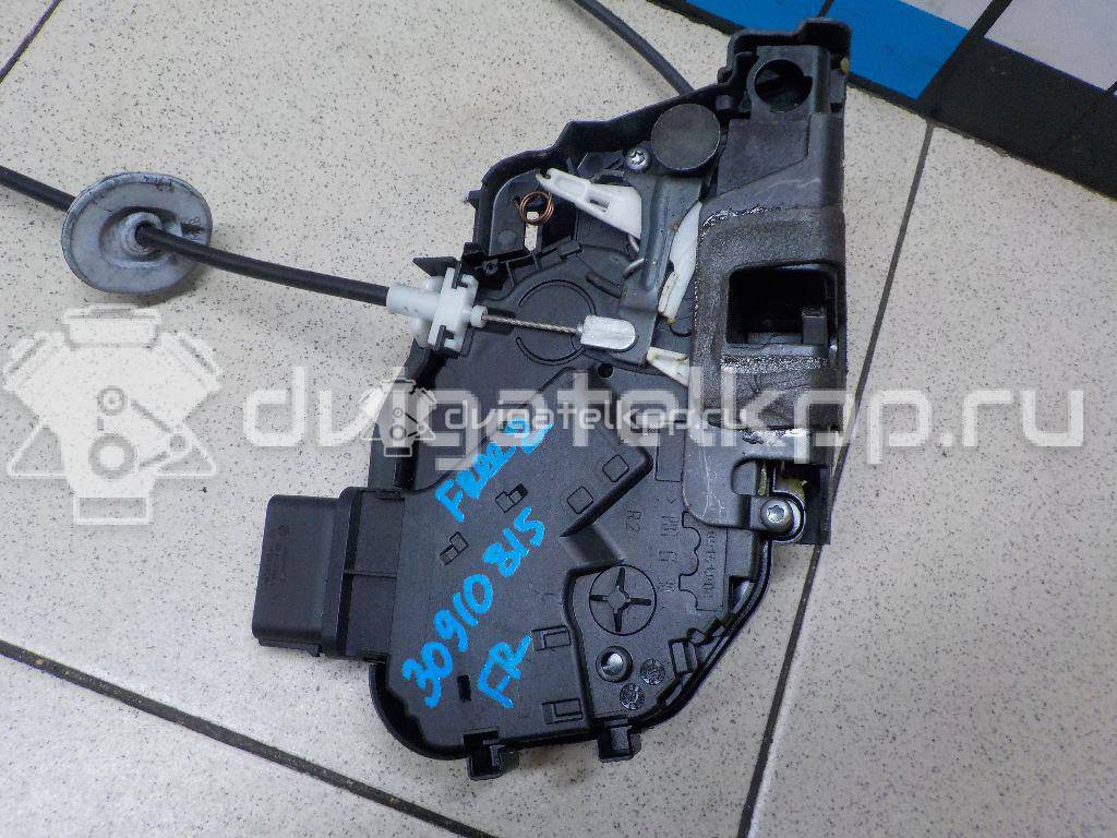 Фото Замок двери передней правой  LR011275 для Land Rover Freelander / Range Rover / Discovery {forloop.counter}}
