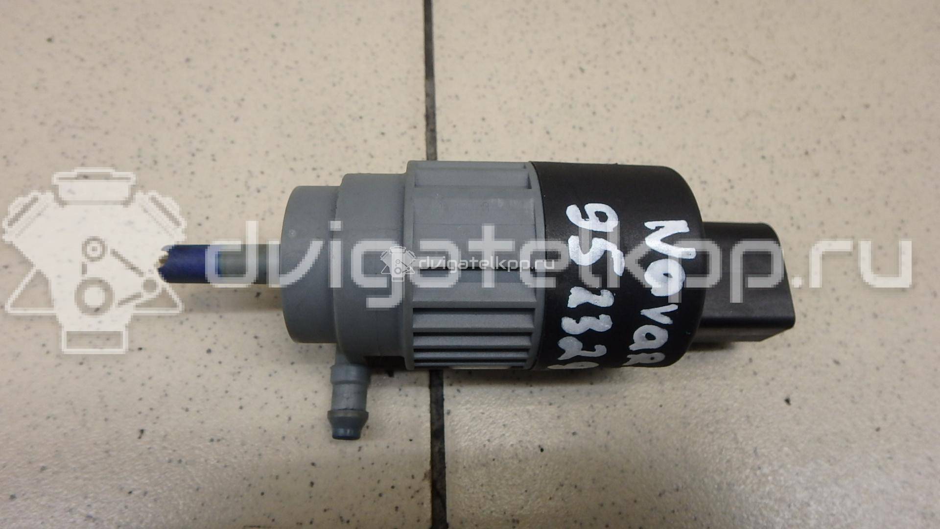Фото Насос омывателя фар  28920JD00A для Nissan Qashqai / Np300 / Pathfinder {forloop.counter}}