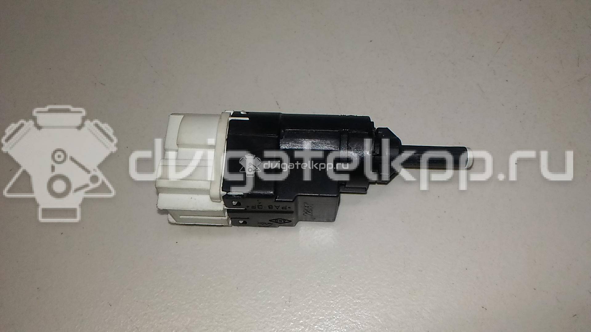 Фото Датчик включения стопсигнала  253206170R для nissan Almera (G15) {forloop.counter}}