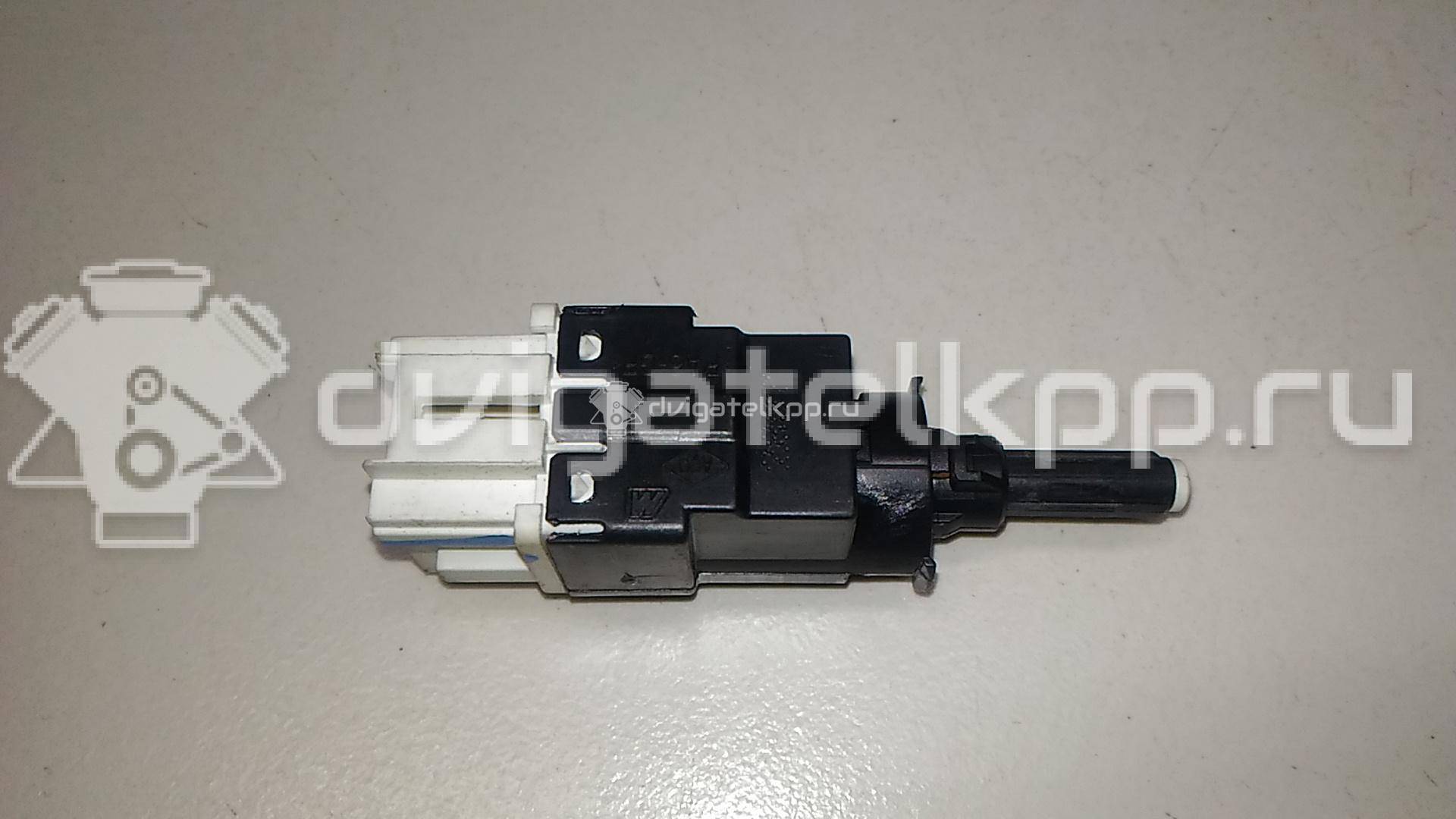 Фото Датчик включения стопсигнала  253206170R для nissan Almera (G15) {forloop.counter}}