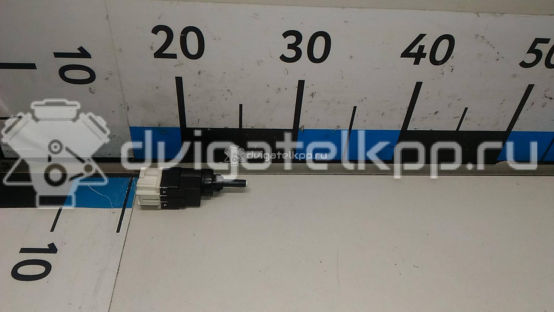 Фото Датчик включения стопсигнала  253206170R для nissan Almera (G15) {forloop.counter}}