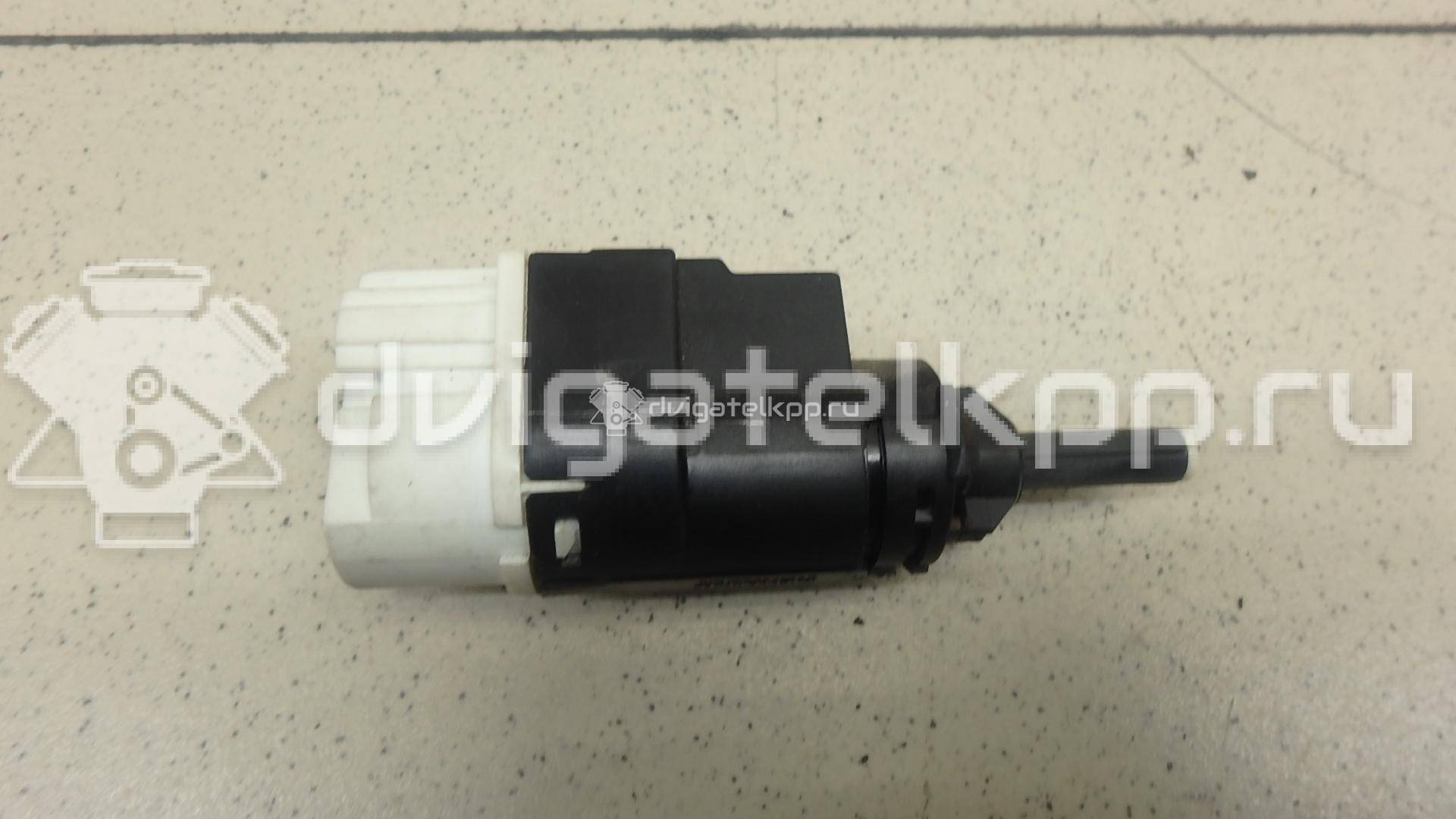 Фото Датчик включения стопсигнала  253206170R для nissan Almera (G15) {forloop.counter}}
