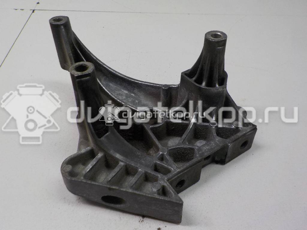 Фото Кронштейн опоры двигателя  06F199207Q для seat Toledo III {forloop.counter}}