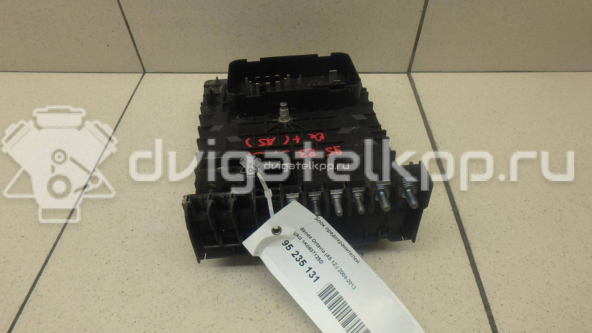 Фото Блок предохранителей  1K0937125D для seat Altea {forloop.counter}}