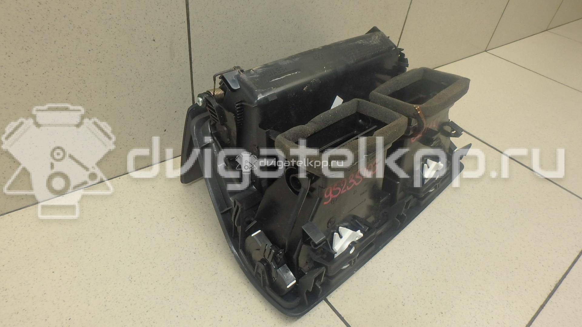 Фото Бардачок  1Z0820951B9B9 для skoda Octavia (A5 1Z-) {forloop.counter}}