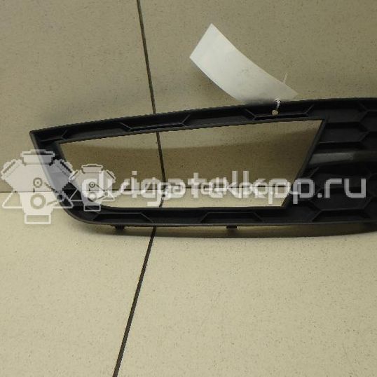 Фото Решетка в бампер правая  5E08076829B9 для Skoda Octavia