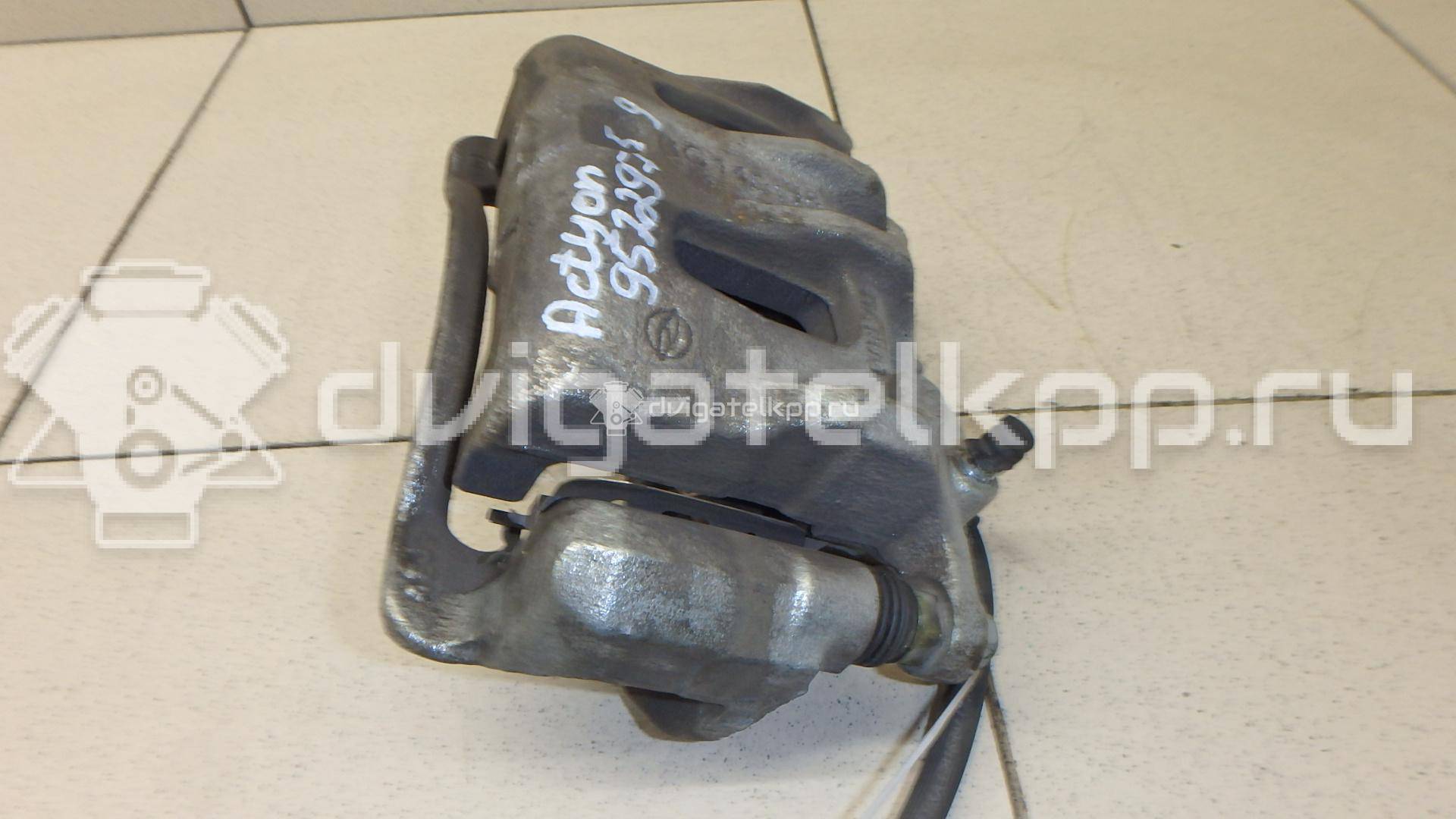 Фото Суппорт тормозной передний левый  4811034050 для ssang yong Actyon New/Korando C {forloop.counter}}