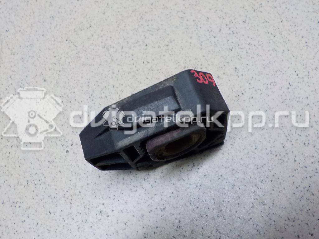 Фото Кронштейн радиатора  6Q0121367A для Volkswagen Fox 5Z1, 5Z3 / Polo / Golf {forloop.counter}}