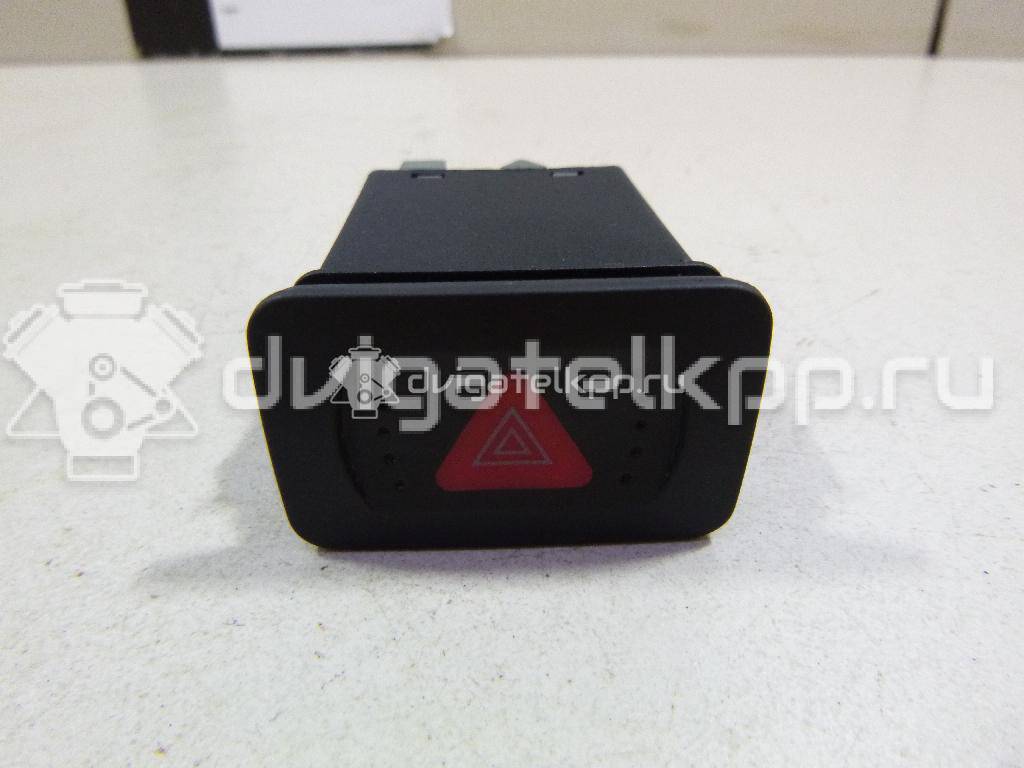 Фото Кнопка аварийной сигнализации  1J0953235J для Volkswagen Bora / Golf {forloop.counter}}