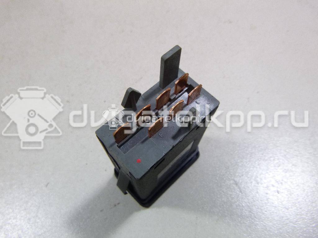 Фото Кнопка аварийной сигнализации  1J0953235J для Volkswagen Bora / Golf {forloop.counter}}