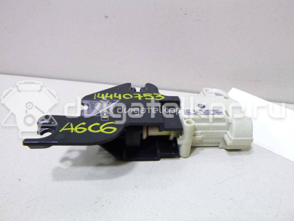Фото Замок бардачка  3b0959782a для audi A6 [C6,4F] {forloop.counter}}