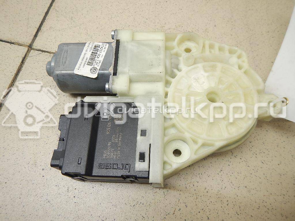 Фото Моторчик стеклоподъемника  3C0959703VW3 для vw Passat [B7] {forloop.counter}}