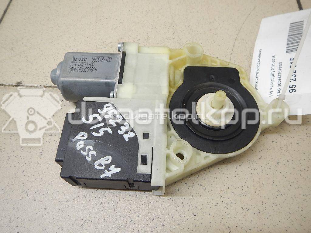 Фото Моторчик стеклоподъемника  3C0959704VW3 для vw Passat [B7] {forloop.counter}}