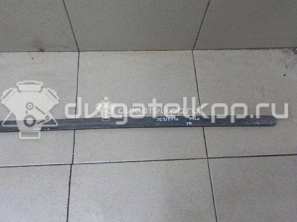 Фото Молдинг передней правой двери  6N3853516AB41 для Volkswagen Polo {forloop.counter}}