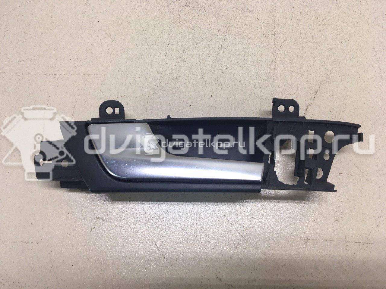 Фото Ручка двери передней внутренняя левая  8P4837019E7PE для Audi A3 {forloop.counter}}