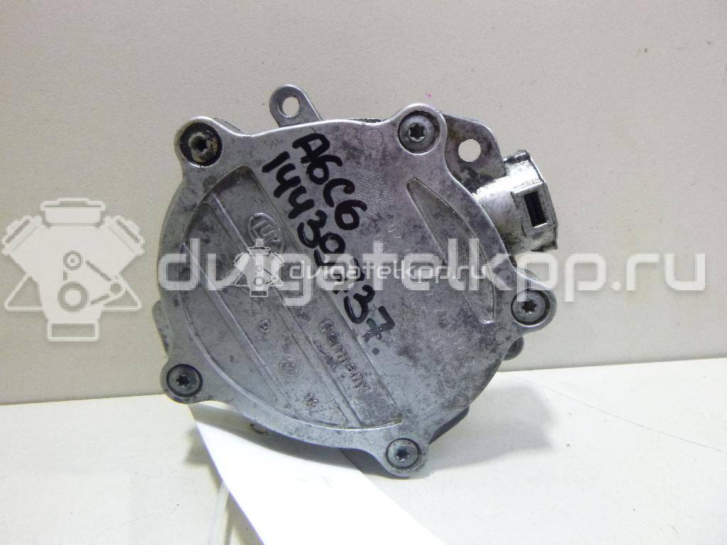 Фото Насос вакуумный  06E145100E для Audi A8 / A4 / A6 {forloop.counter}}