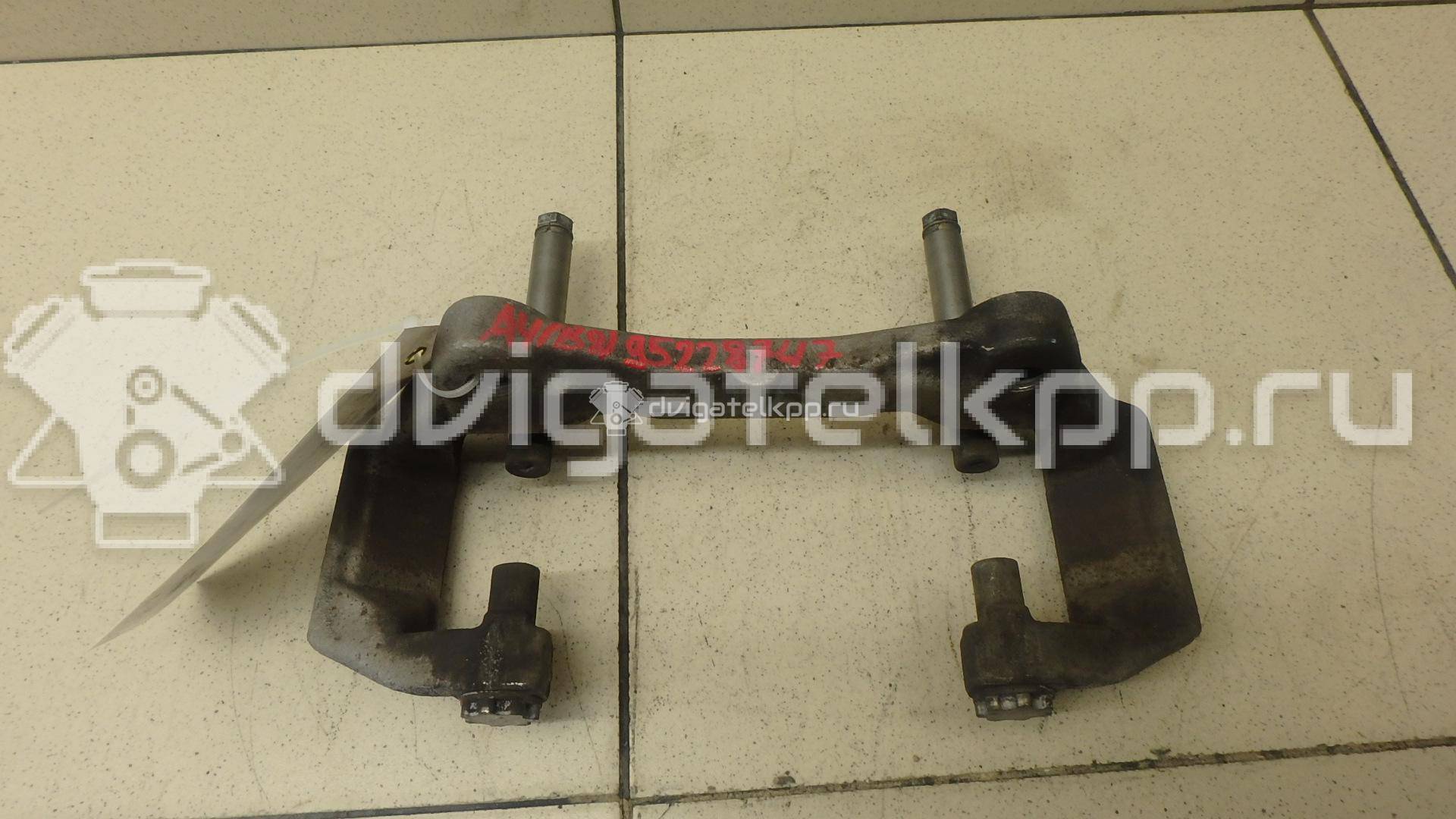 Фото Скоба суппорта переднего  4G0615125 для audi A4 [B8] {forloop.counter}}
