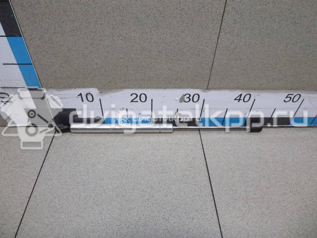 Фото Амортизатор крышки багажника  4e0827551a для Audi Q7 / A8 {forloop.counter}}