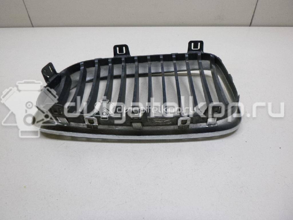 Фото Решетка радиатора правая  51137166440 для Bmw 1 {forloop.counter}}