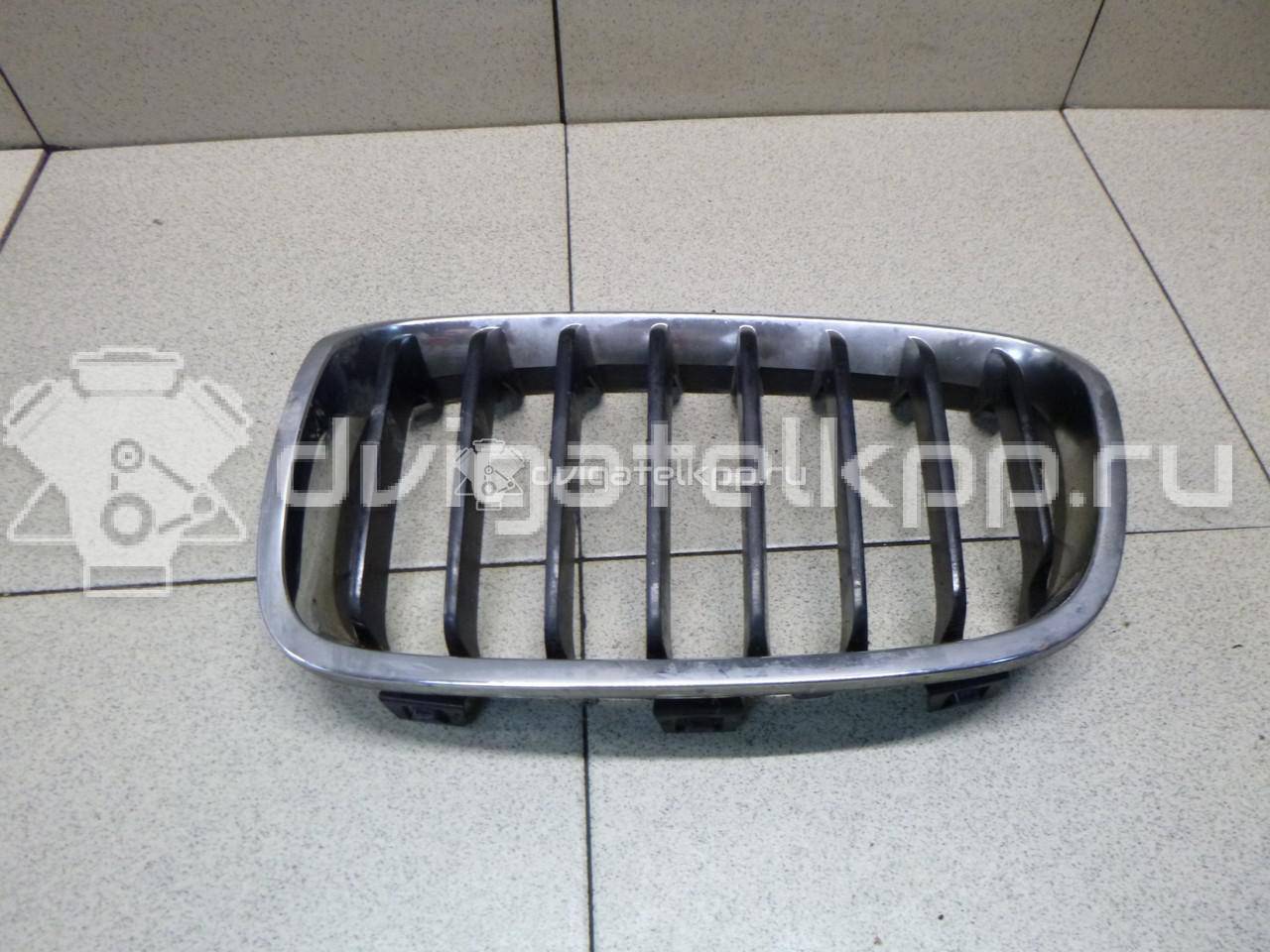 Фото Решетка радиатора левая  51137239021 для Bmw 1 {forloop.counter}}